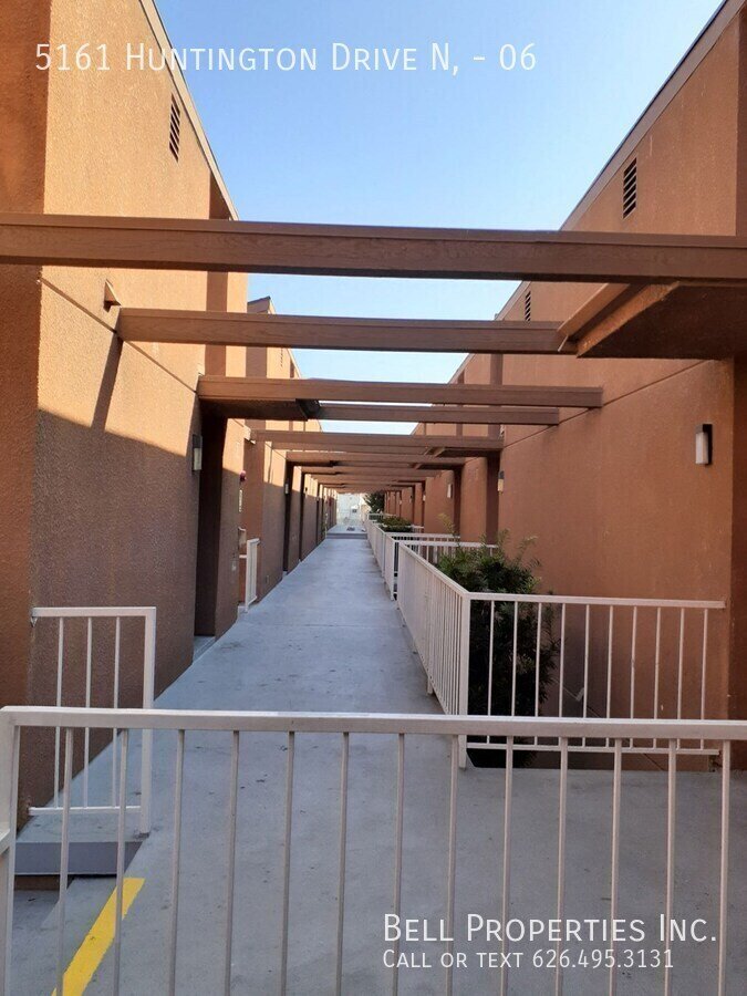 Huntington Ridge property image