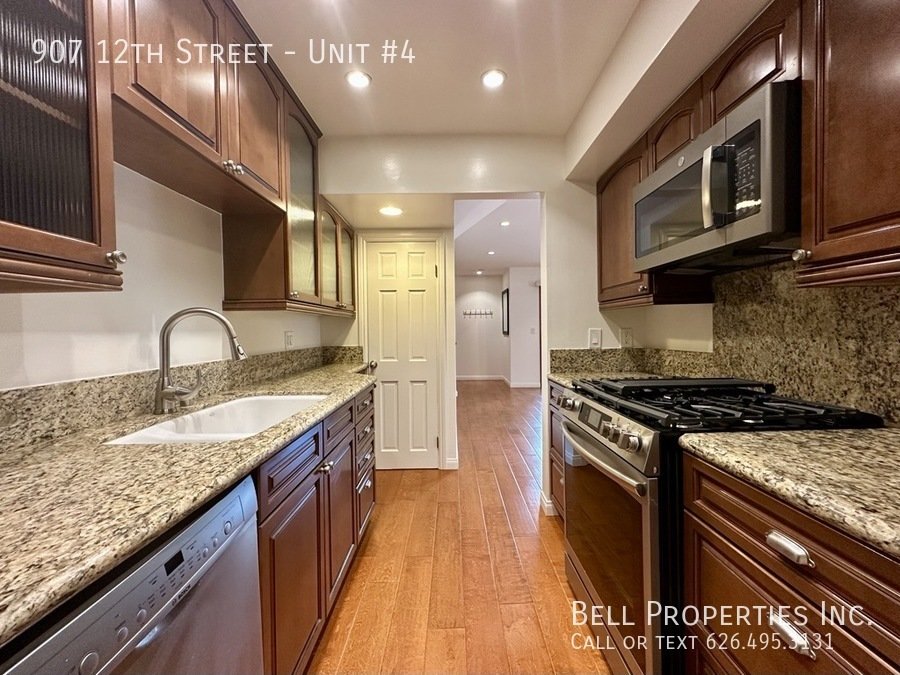 907 12th Street property image
