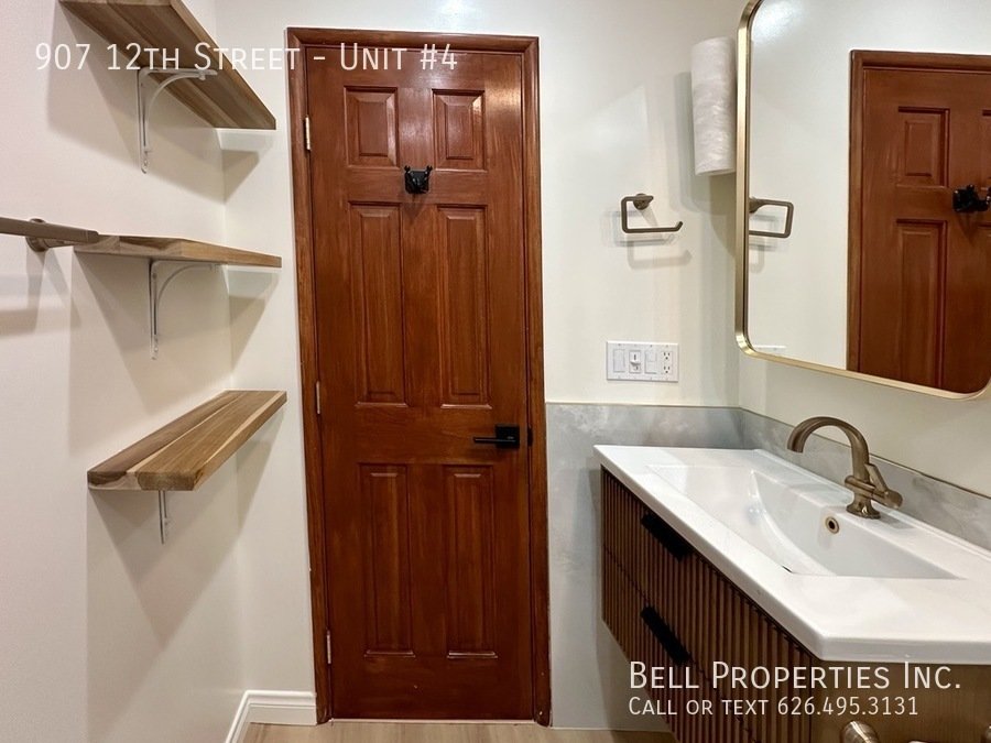 907 12th Street property image